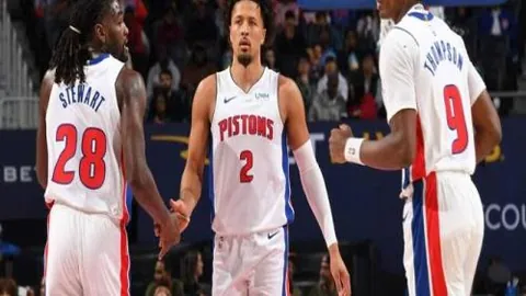 [德甲]埃比姆贝巧传头槌，马尔穆什轻松射进空门